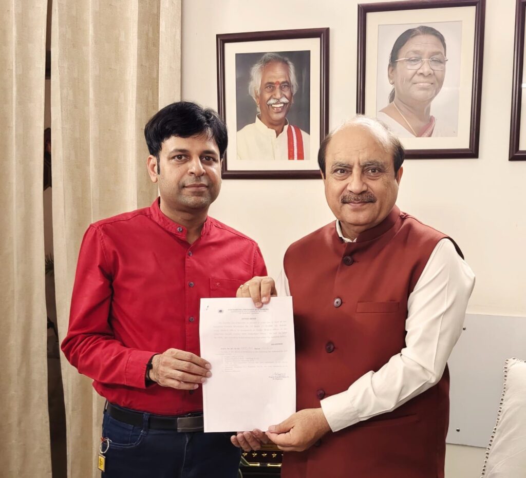 डॉ. आशीष अनेजा को मिला केयू हेल्थ सेंटर के एसएमओ का पदभार।