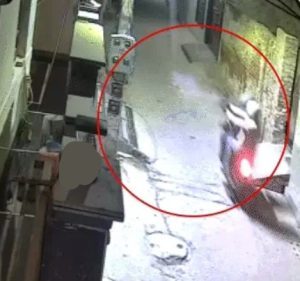 जालंधर में एनआरआई के घर पर सोमवार की रात 2 बदमाशों ने ताबड़तोड़ फायरिंग की