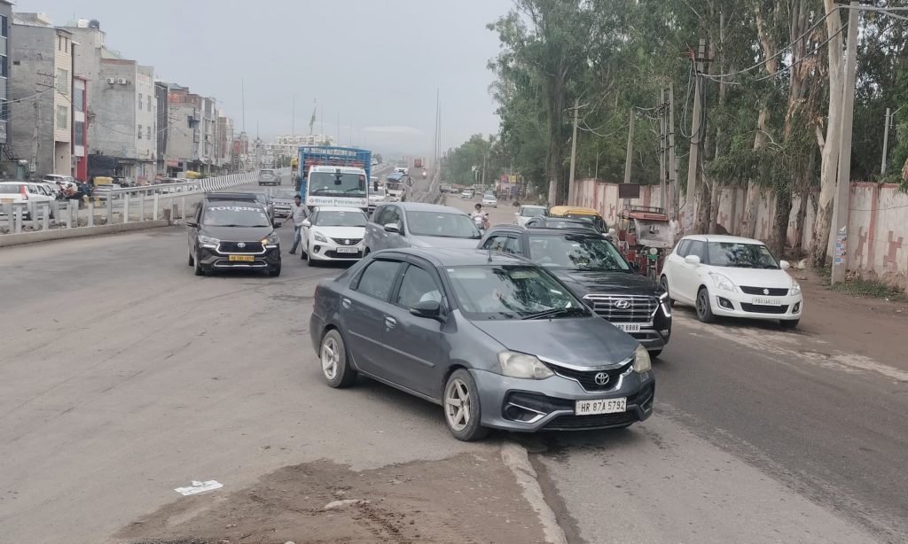 फ्लाइओवर से एक तरफ लोगों को मिली राहत