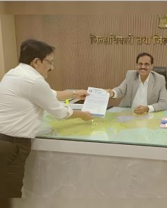 मुंब्रा के अन्दर पासपोर्ट सुविधा केंद्र होने की मांग की है