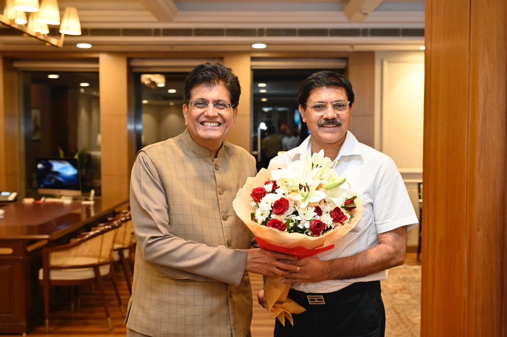 पंकज शर्मा की अगुवाई में उद्यमियों का शिष्टमंडल केंद्रीय उद्योग मंत्री पीयूष गोयल से मिला