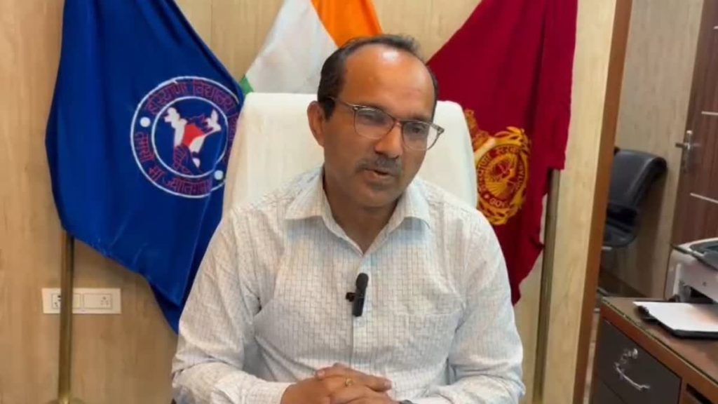बोर्ड अध्यक्ष डॉ० पवन कुमार