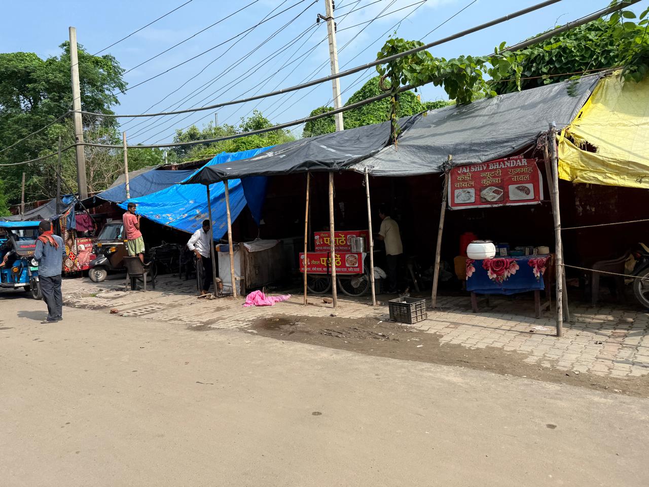 मार्केट में अवैध कब्जों की भरमार