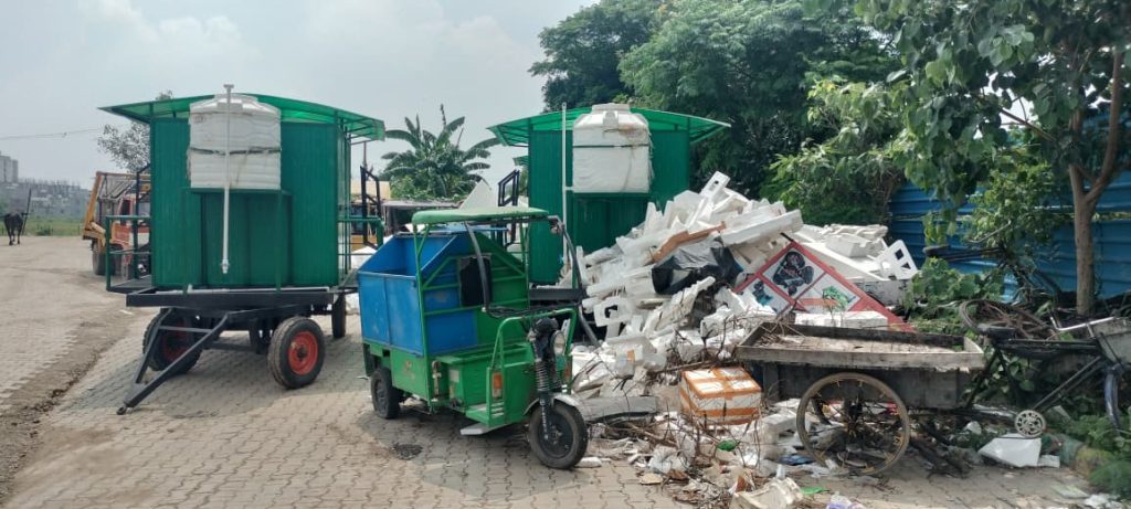 मिशन के नाम पर खरीदे गए मोबाइल