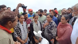 बाढ़ प्रभावित बुजुर्गों के लिए वृद्धाश्रम खोले