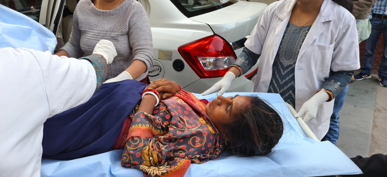 टैक्सी में बच्ची को जन्म देने वाली मनीषा, डेराबस्सी सिविल अस्पताल में