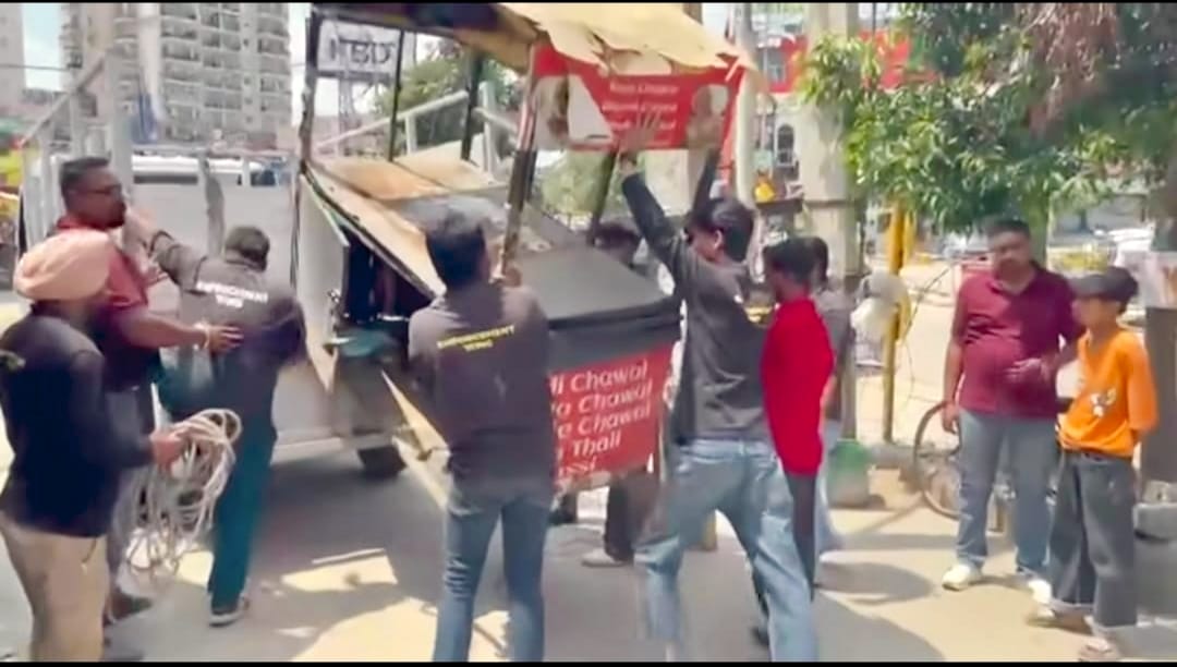 ज़ीरकपुर में एन्क्रोचमेंट हटाओ अभियान की पोल खुली: सुबह हटाओ, शाम लगाओ का सिलसिला जारी