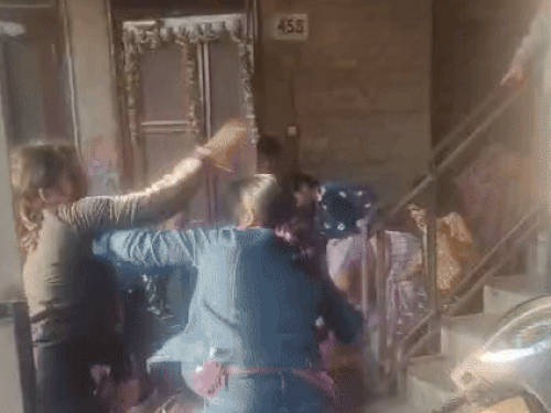 चंडीगढ़ में महिलाओं का हाई-वोल्टेज ड्रामा: लात-घूंसे, बाल नोचना… पुलिस भी हार मान गई!